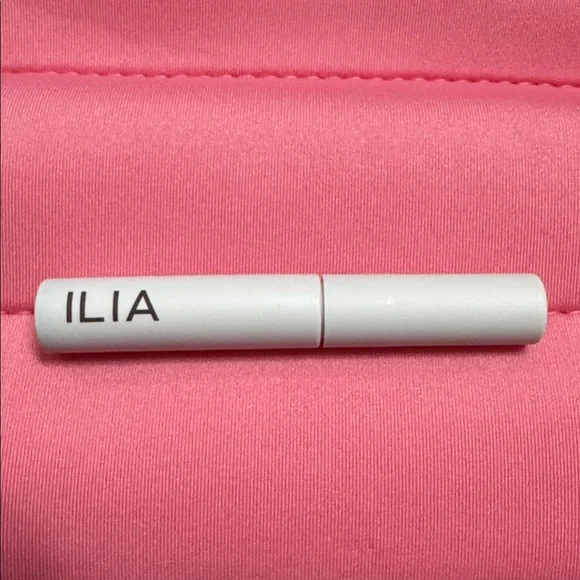 ILIA Mini Limitless Lash Lengthening Mascara - Picture 5 of 7